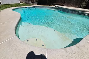 5400 Sugar Pine Dr, Bakersfield, CA 93313 - Photo 1