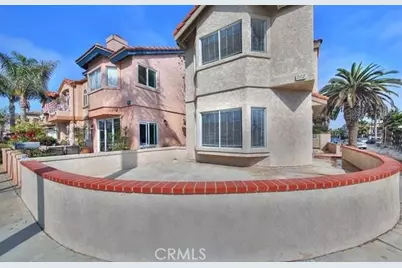 202 10th Street, Huntington Beach, CA 92648 - Photo 1