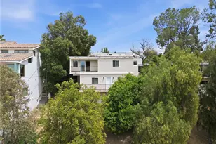 5211 Calatrana Dr, Woodland Hills, CA 91364 - Photo 1