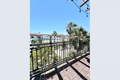 6020 Seabluff Drive #402, Playa Vista, CA 90094 - Photo 1