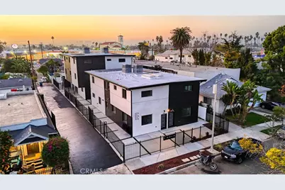 2011 S 8th Avenue, Los Angeles, CA 90018 - Photo 1