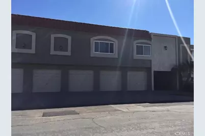312 10th Street #E, Huntington Beach, CA 92648 - Photo 1