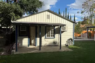 1445 E Woodbury Rd, Pasadena, CA 91104 - Photo 1