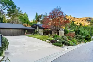 1345 Carnarvon Dr, Pasadena, CA 91103 - Photo 1
