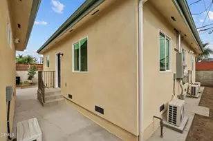 148 S Parish Pl, Burbank, CA 91506 - Photo 1