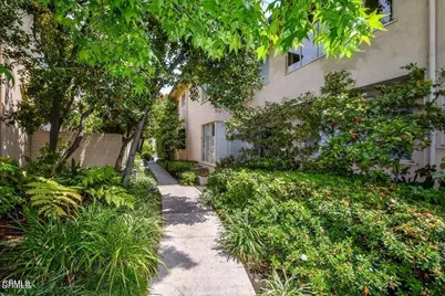 660 S Orange Grove Boulevard #F, Pasadena, CA 91105 - Photo 1
