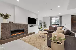 4485 Hazeltine Ave, Los Angeles, CA 91423 - Photo 1