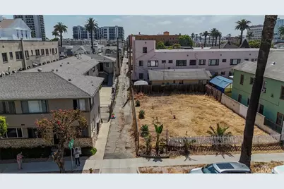 618 Chestnut Avenue, Long Beach, CA 90802 - Photo 1
