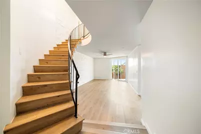 240 W Queen Street #10, Inglewood, CA 90301 - Photo 1