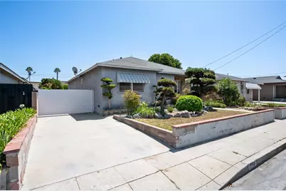 724 N Neptune Avenue, Wilmington, CA 90744 - Photo 1