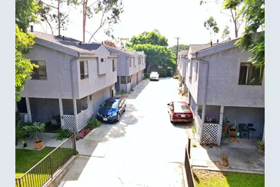 370 E Hillsdale Street, Inglewood, CA 90302 - Photo 1