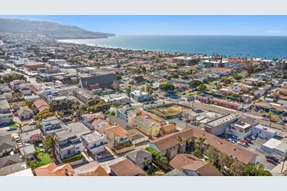 521 Avenue C #B, Redondo Beach, CA 90277 - Photo 1