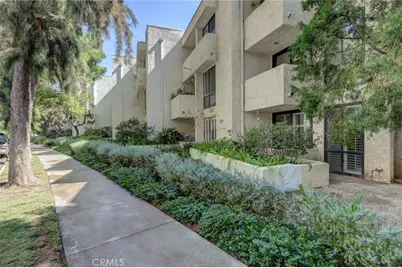8400 De Longpre Avenue #205, West Hollywood, CA 90069 - Photo 1