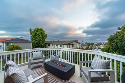 217 S Helberta Avenue #5, Redondo Beach, CA 90277 - Photo 1