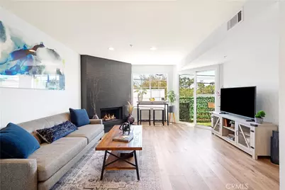 707 W 4th #8, Long Beach, CA 90802 - Photo 1