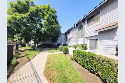 867 W 34th Street #B, Long Beach, CA 90806 - Photo 1