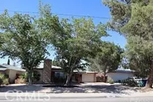 1121 W Ave J8, Lancaster, CA 93534 - Photo 1