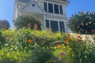 727 W 32nd St, San Pedro, CA 90731 - Photo 1