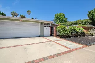 267 E 16th St, Costa Mesa, CA 92627 - Photo 1