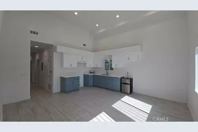 10413 1/2 Avalon Boulevard, Los Angeles, CA 90003 - Photo 1