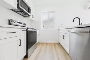 748 Newport Ave, Long Beach, CA 90804 - Photo 1