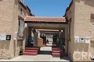 727 W 76th St, Los Angeles, CA 90044 - Photo 1