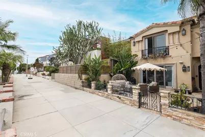 351 30th Street, Hermosa Beach, CA 90254 - Photo 1