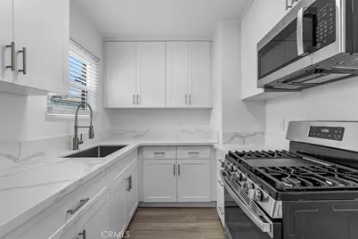908 Manhattan Avenue #D, Hermosa Beach, CA 90254 - Photo 1