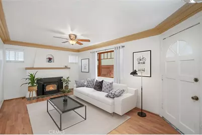 832 Cypress Avenue, Hermosa Beach, CA 90254 - Photo 1