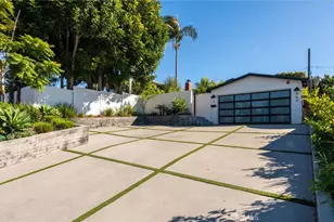 966 Rosecrans Ave, Manhattan Beach, CA 90266 - Photo 1