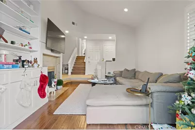 19 Laguna Court, Manhattan Beach, CA 90266 - Photo 1