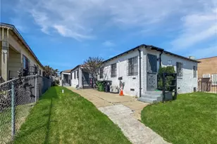 10405 S Hoover St, Los Angeles, CA 90044 - Photo 1