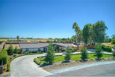 8639 E Los Altos Avenue, Clovis, CA 93619 - Photo 1