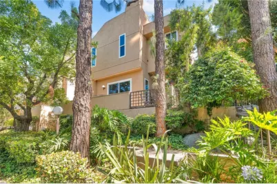 18730 Hatteras Street #5, Tarzana, CA 91356 - Photo 1