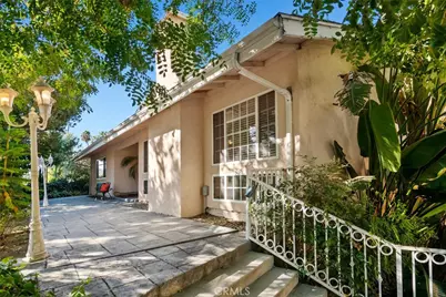 23539 Oxnard Street, Woodland Hills, CA 91367 - Photo 1