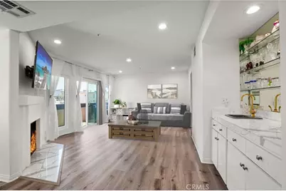 5224 Zelzah Avenue #108, Encino, CA 91316 - Photo 1