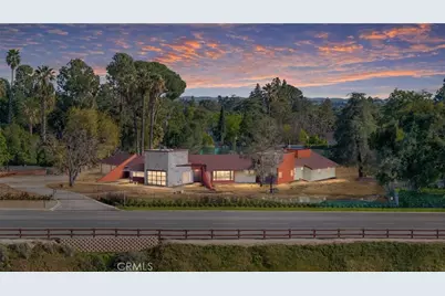 255 Panorama Drive, Bakersfield, CA 93305 - Photo 1