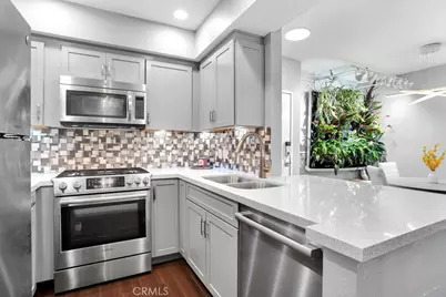 6323 Reseda Boulevard #39, Tarzana, CA 91335 - Photo 1