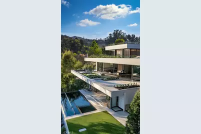 16531 Las Casas Place, Pacific Palisades, CA 90272 - Photo 1