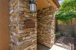 19539 Laroda, Saugus, CA 91350 - Photo 1