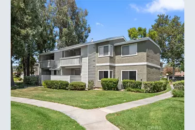 27644 Susan Beth Way #F, Saugus, CA 91350 - Photo 1