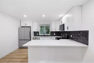 17000 Burbank Boulevard #101, Encino, CA 91316 - Photo 1
