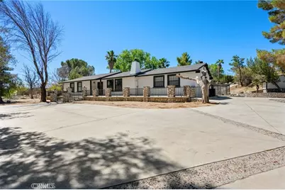 712 W Avenue R8, Palmdale, CA 93551 - Photo 1