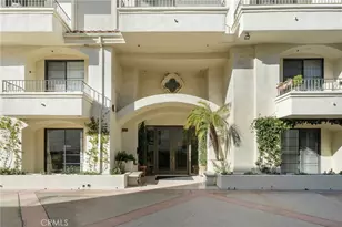 453 S Barrington Ave, Los Angeles, CA 90049 - Photo 1