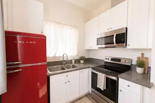 209 1/2 N Serrano Ave, Los Angeles, CA 90004 - Photo 1