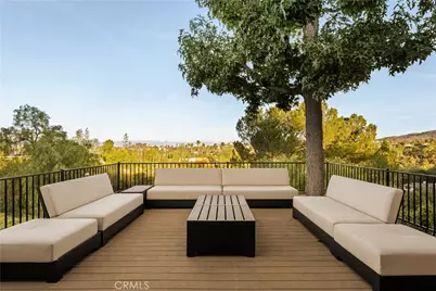 22370 Algunas Road, Woodland Hills, CA 91364 - Photo 1