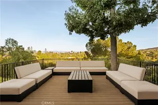22370 Algunas Rd, Woodland Hills, CA 91364 - Photo 1