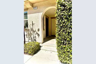 14121 W Oak Lane, Van Nuys, CA 91405 - Photo 1