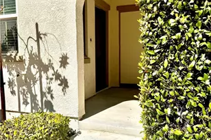 14121 W Oak Ln, Van Nuys, CA 91405 - Photo 1