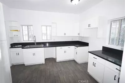 450 W 41st Place, Los Angeles, CA 90037 - Photo 1